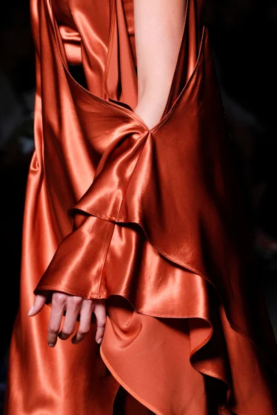 Look 13